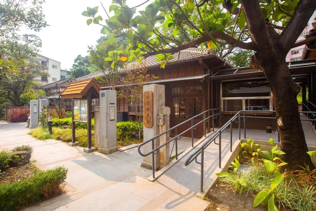 台中文学館