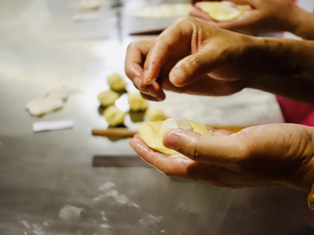 Sun Cake DIY with Histrical Downtown Explore | Group of 4 Required