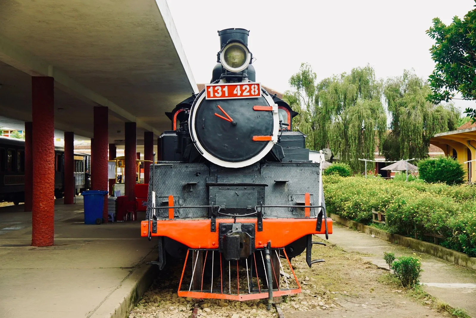 光華號紀念展在哪看?9/18-11/1臺中驛舊站大廳與DR2720車廂,台中寵物友善住宿推薦