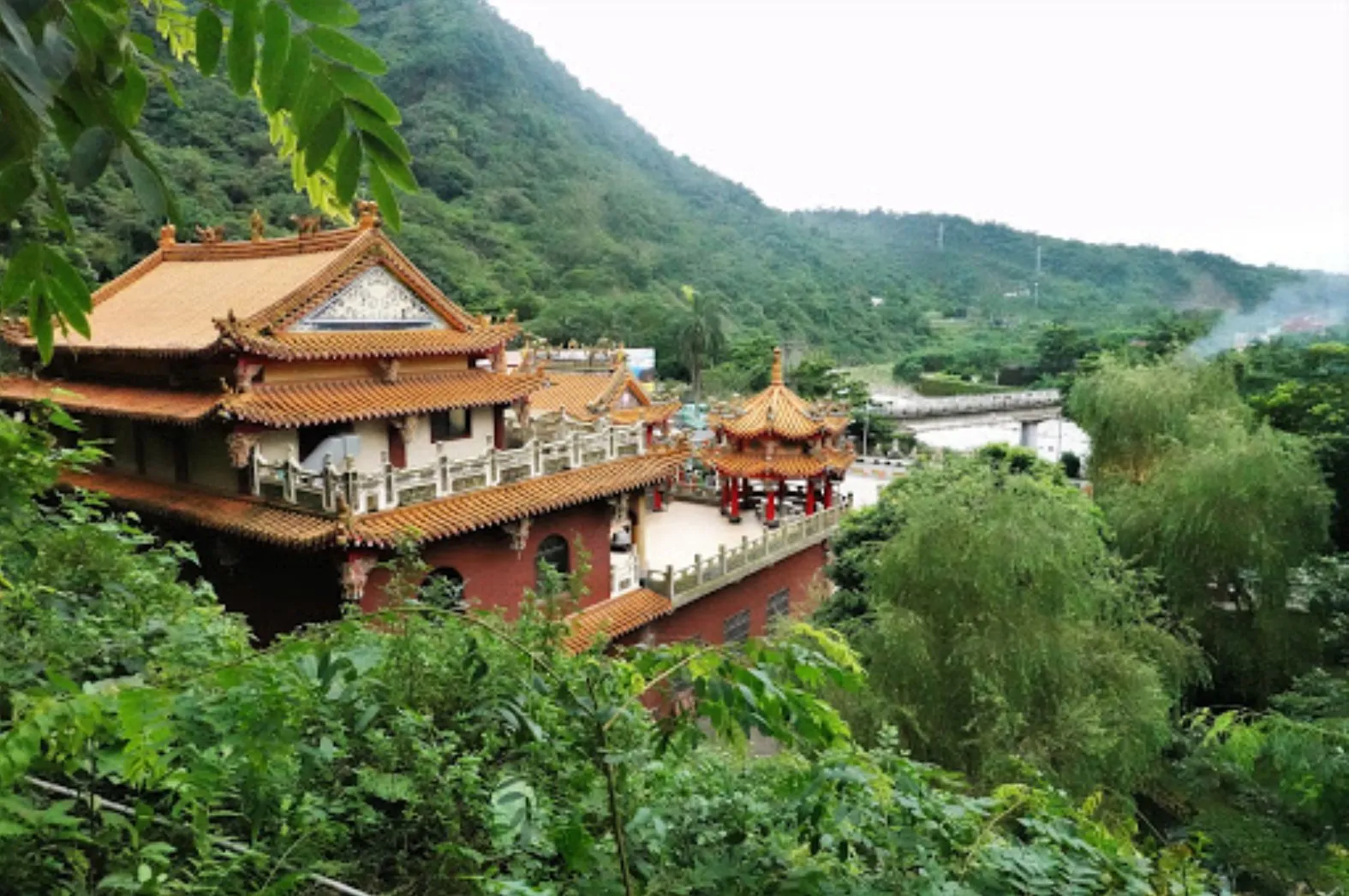 龍隠寺